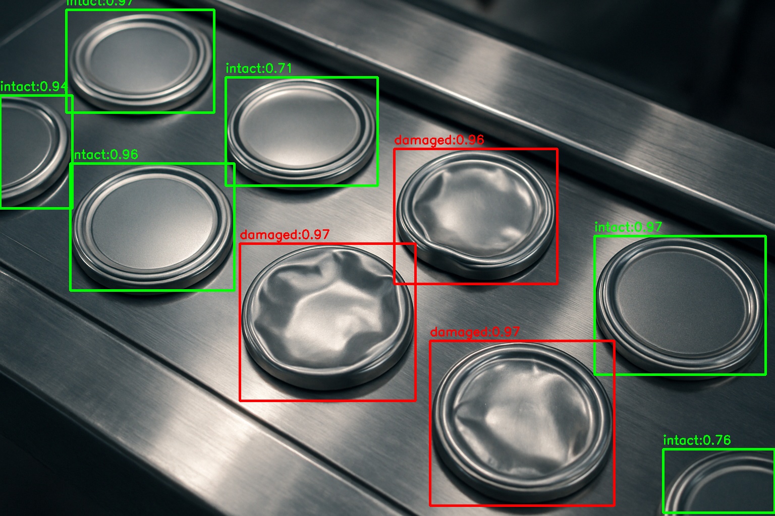 Обработанное нейросетью YOLO с обнаруженными дефектами
